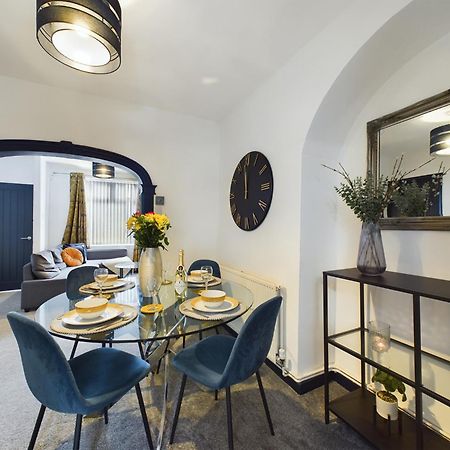 Charming Apartments - Cosy Retreat - Short Drive To City Centre - Free Parking Liverpool Bagian luar foto