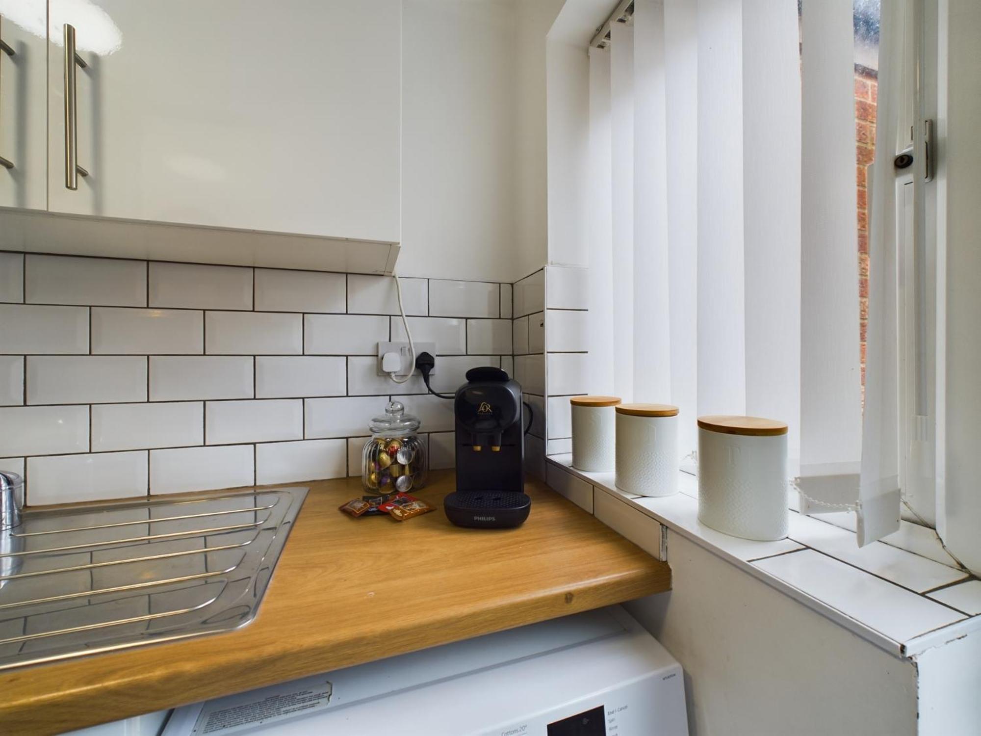 Charming Apartments - Cosy Retreat - Short Drive To City Centre - Free Parking Liverpool Bagian luar foto